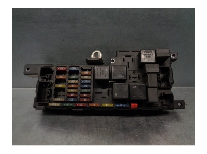 Replacement relay / fuse box for Volvo S60 sedan 2.4 diesel cat OEM IAM reference 518717004 8637841 