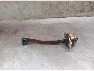 Recambio de retenedor puerta para nissan vanette cargo 2.3 diesel referencia OEM IAM 904712C200  