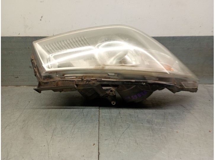 Replacement right headlight for Renault Megane II (BM0/1_, CM0/1_) 1.6 16v OEM IAM reference 8200412742E 7701063220 
