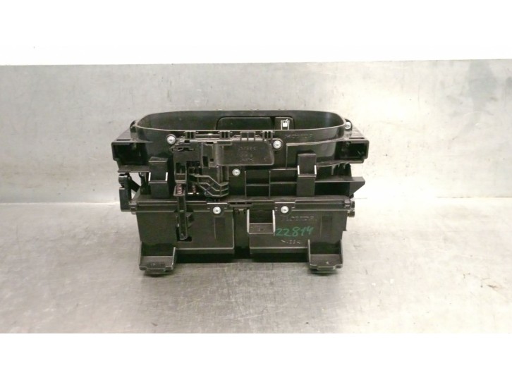 Recambio de consola para honda hr-v (ru) 1.5 (ru1) referencia OEM IAM NF4U7E0 