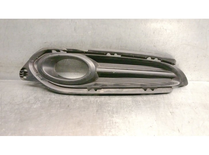 Recambio de rejilla delantera para honda hr-v (ru) 1.5 (ru1) referencia OEM IAM 71106T7JH000  