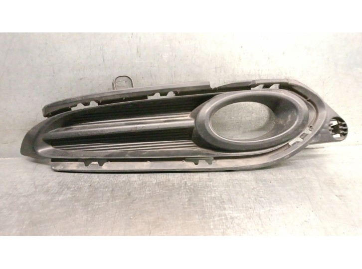 Recambio de rejilla delantera para honda hr-v (ru) 1.5 (ru1) referencia OEM IAM 71105T7JH000  