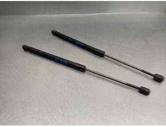 Replacement boot/tailgate struts for Mitsubishi Outlander (CU0W) 2.4 4WD OEM IAM reference MR991807 