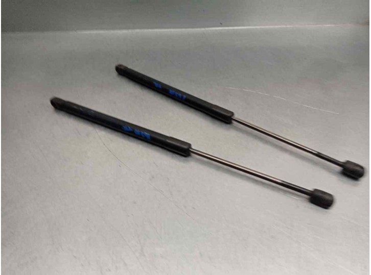 Replacement boot/tailgate struts for Mitsubishi Outlander (CU0W) 2.4 4WD OEM IAM reference MR991807 