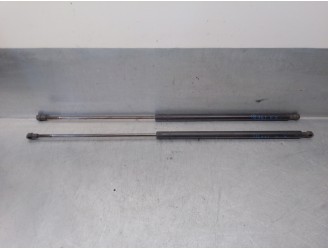 Replacement trunk / tailgate dampers for Peugeot 406 Berlina (S1/S2) 2.0 HDi CAT OEM IAM reference 9630662480 
