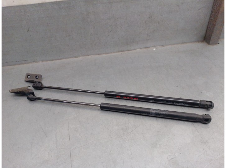 Replacement trunk / tailgate struts for Volvo XC90 I (275) D5 AWD OEM IAM reference 30634580 31218511 