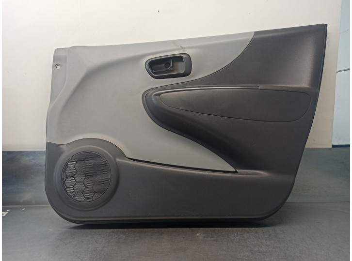 Recambio de guarnecido puerta delantera derecha para suzuki alto amf 310 1.0 12v cat referencia OEM IAM 8371168K1 5 PUERTAS