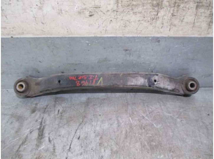 Recambio de brazo suspension superior trasero izquierdo para hyundai i30 1.6 crdi cat referencia OEM IAM 551002G000 