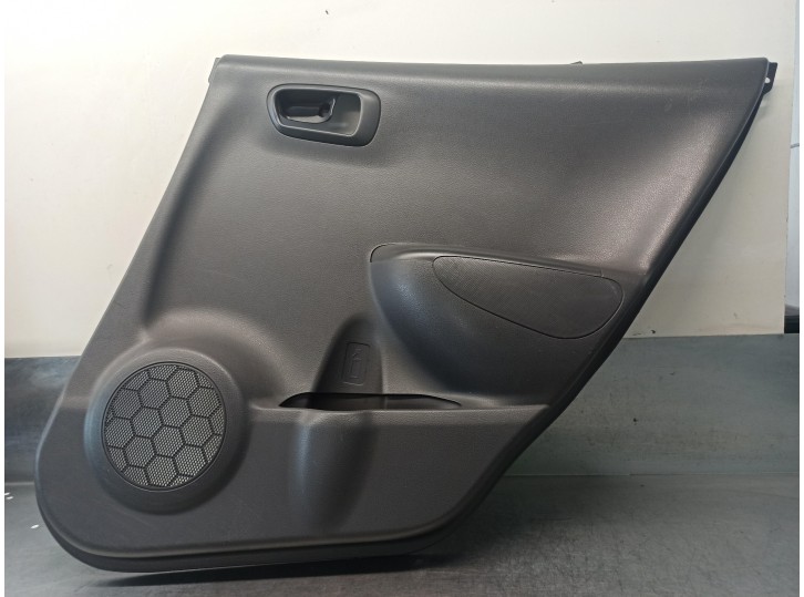 Recambio de guarnecido puerta trasera derecha para suzuki alto amf 310 1.0 12v cat referencia OEM IAM 8373168KA 5 PUERTAS