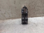 Replacement front left window switch for Toyota Corolla Verso (E12) 1.6 16V OEM IAM reference 8404013061 