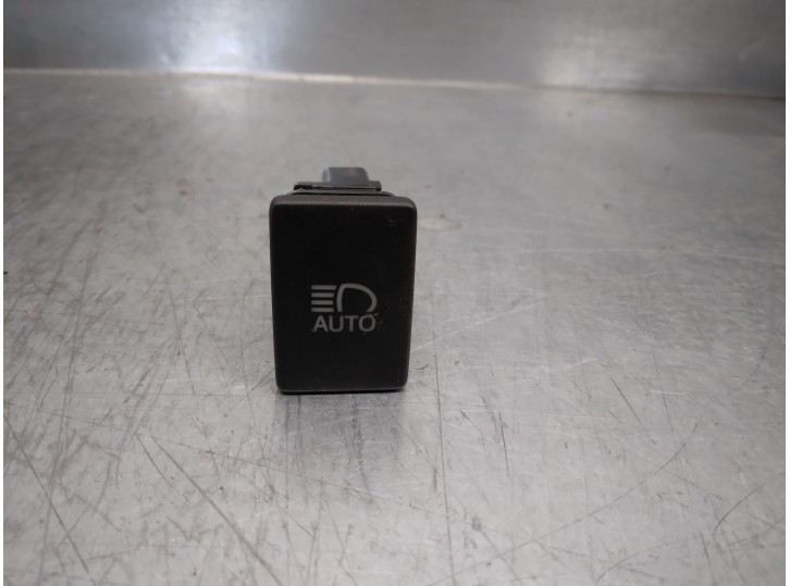 Recambio de interruptor para toyota yaris (_p13_) 1.5 hybrid (nhp130_) referencia OEM IAM 84153F4010 