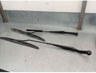 Recambio de brazo limpia delantero derecho para kia shuma ii 1.6 cat referencia OEM IAM 0K2A267321A 