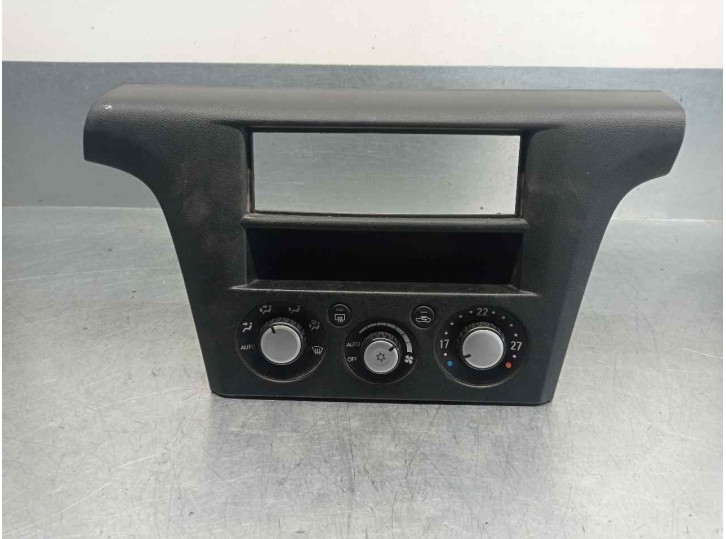 Replacement heater/air conditioning control unit for Mitsubishi Outlander (CU0W) 2.4 4WD OEM IAM reference MR979972HA 