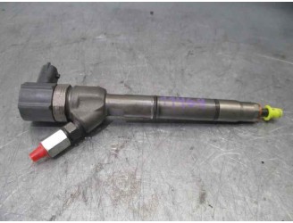 Recambio de inyector para hyundai i30 1.6 crdi cat referencia OEM IAM 338002A900 0445110320 BOSCH