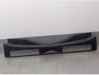 Recambio de molduras traseras para land rover evoque 2.2 sd4 cat referencia OEM IAM BJ3M113A10A BJ3M113A10AC8PVJ 