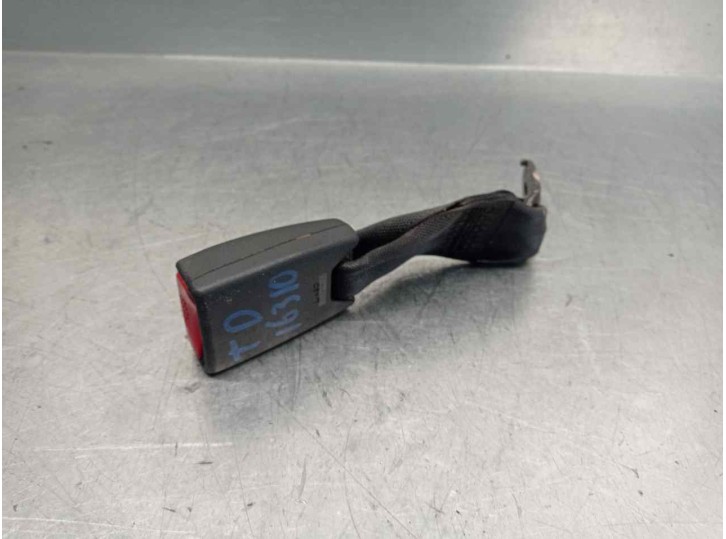 Recambio de enganche cinturon para mitsubishi outlander (cu0w) 2.4 4wd referencia OEM IAM 030915CFF TRA DER 5 PUERTAS