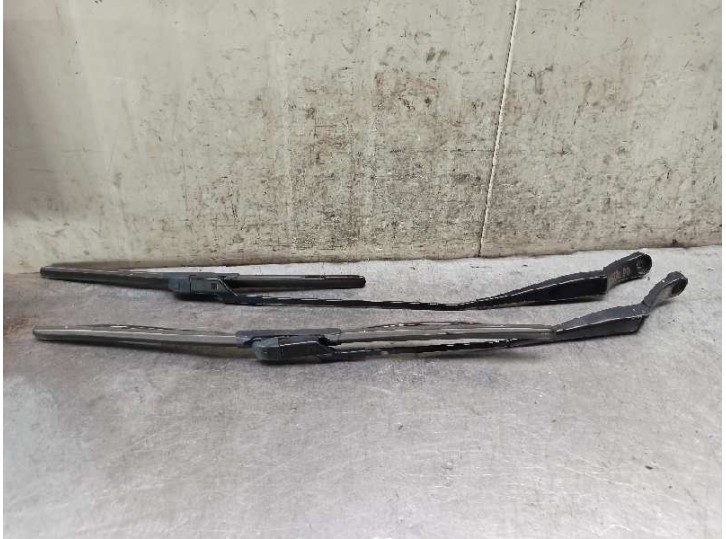 Replacement front right wiper arm for Peugeot 308 1.6 Blue-HDi FAP OEM IAM reference 9677256280 