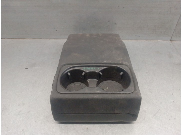 Recambio de reposavasos para mercedes-benz clase g (w463) g 500 (463.260, 463.261) referencia OEM IAM A4639703600 A4639703600 