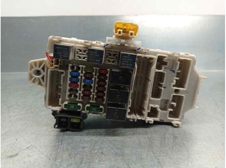 Recambio de caja reles / fusibles para mitsubishi outlander (cu0w) 2.4 4wd referencia OEM IAM MR587875  