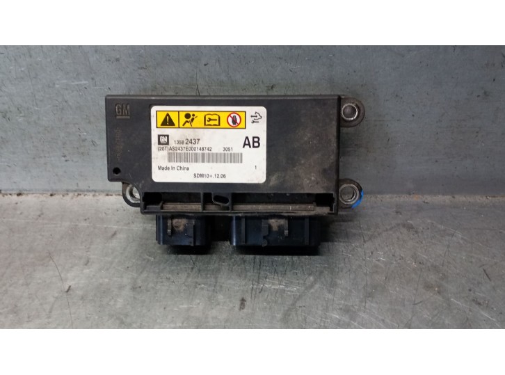 Recambio de centralita airbag para chevrolet cruze (j300) 2.0 cdi referencia OEM IAM 13582437 13582437 