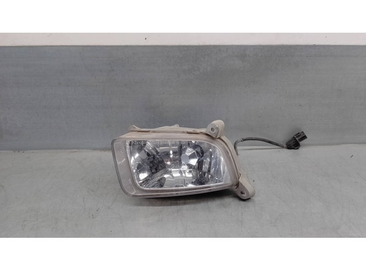 Replacement right fog light for Hyundai Matrix (FC) 1.6 cat OEM IAM reference 9220217000 5 DOORS