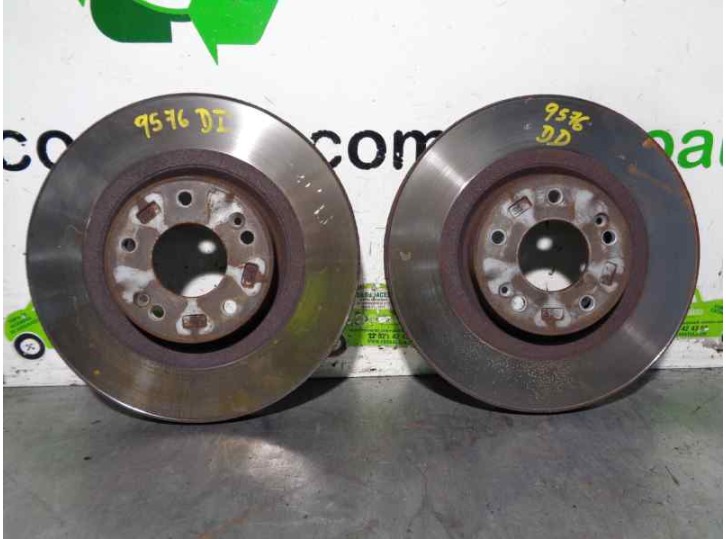 Replacement front brake disc for Hyundai Santa Fe (BM) 2.2 CRDi Style 4x4 OEM IAM reference 