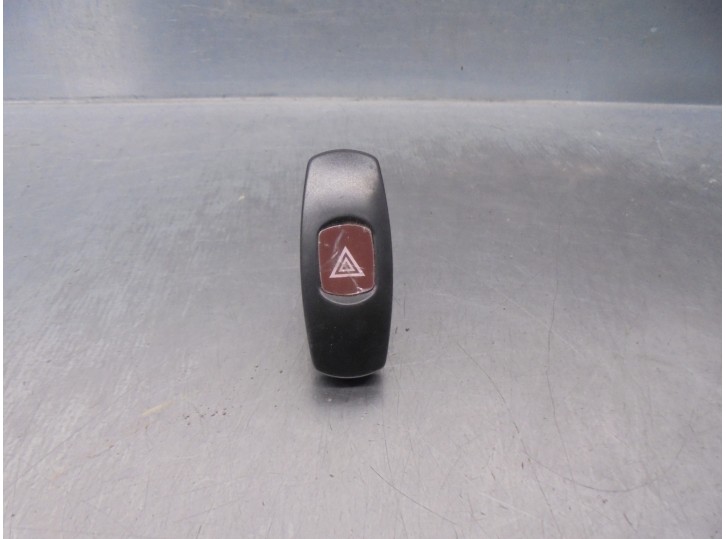 Replacement hazard warning switch for Fiat Brava (182) 1.9 JTD CAT OEM IAM reference 735257109 