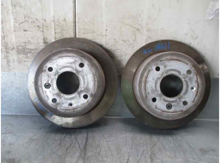 Recambio de disco freno trasero para hyundai getz (tb) 1.1 12v cat referencia OEM IAM 584111C300 