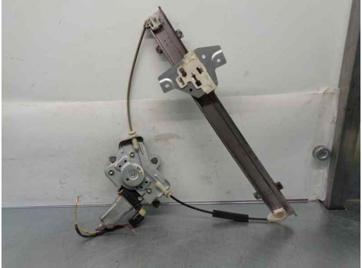 Recambio de elevalunas delantero derecho para kia picanto 1.1 cat referencia OEM IAM 8240207010 2 PINES 5 PUERTAS