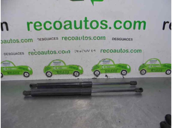 Replacement boot / tailgate gas struts for Hyundai Santa Fe (BM) 2.2 CRDi Style 4x4 OEM IAM reference 817701B000 