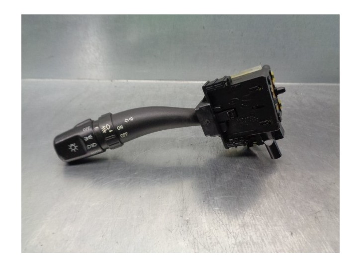 Recambio de mando luces para kia carnival 2.9 crdi cat referencia OEM IAM 934104D200 