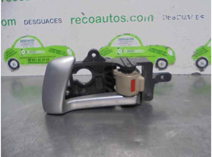Replacement front left interior door handle for Hyundai Santa Fe (BM) 2.2 CRDi Style 4x4 OEM IAM reference 82613CM000 