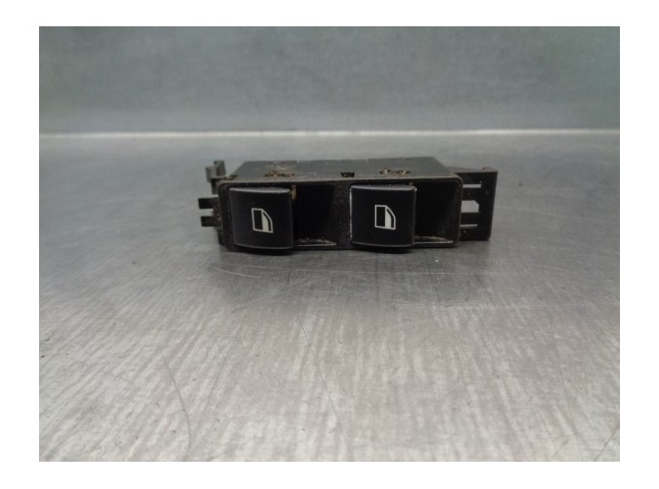 Recambio de mando elevalunas delantero derecho para bmw serie 3 touring (e46) 2.0 16v diesel cat referencia OEM IAM 61318381514 