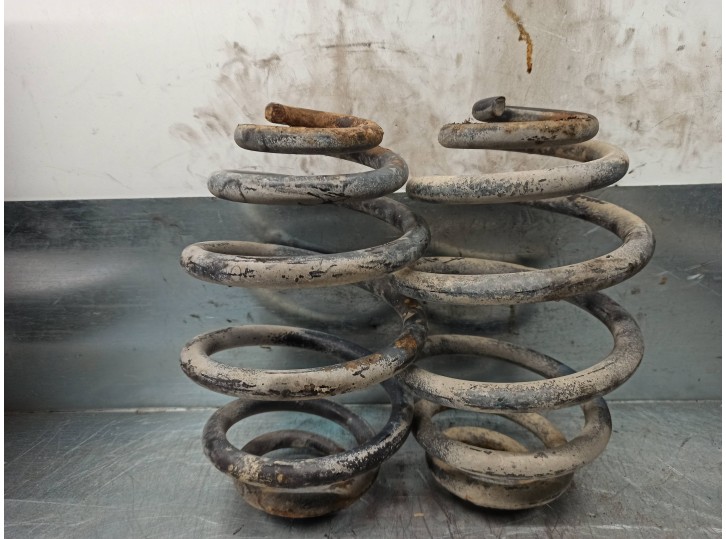 Recambio de muelle amortiguacion para volkswagen t-3 caravelle 1.6 c.c td referencia OEM IAM 3685413  