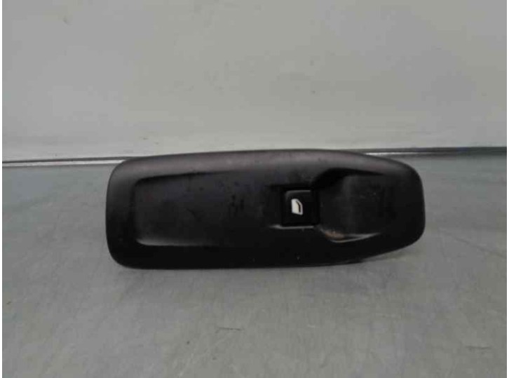 Recambio de mando elevalunas delantero derecho para peugeot 208 allure referencia OEM IAM 96751115ZD  