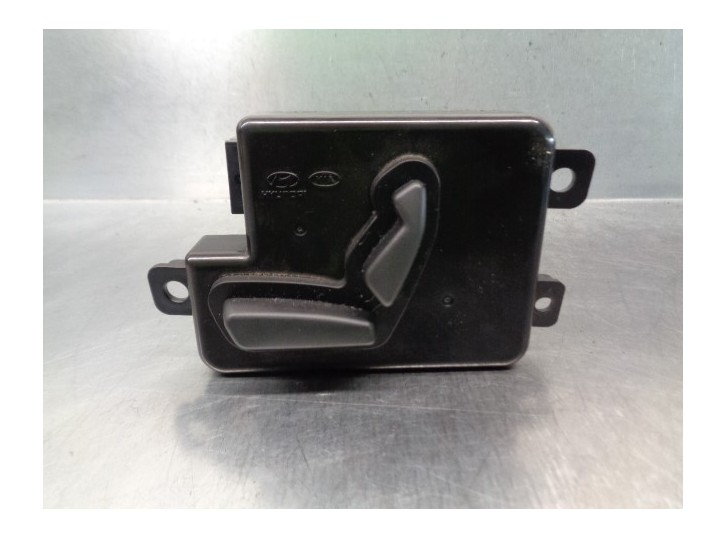 Recambio de mando asiento derecho para kia carnival 2.9 crdi cat referencia OEM IAM 889914D001 