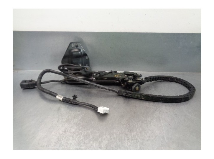 Recambio de bisagra puerta para kia carnival 2.9 crdi cat referencia OEM IAM 839504D001  