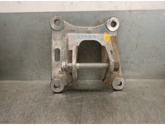 Recambio de soporte brazo suspension trasero izquierdo para opel insignia b grand sport (z18) 1.5 (68) referencia OEM IAM 229472