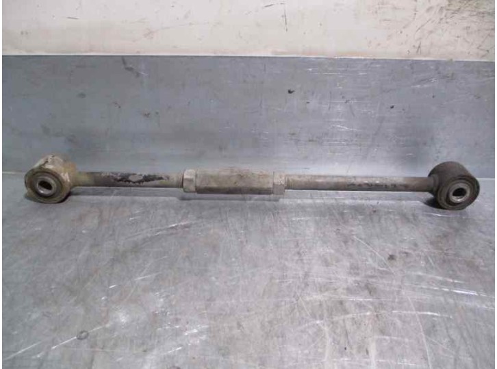 Recambio de brazo suspension inferior delantero derecho para kia carens 1.8 cat referencia OEM IAM 0K2FA67321  