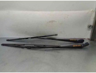 Recambio de brazo limpia delantero derecho para dacia sandero 1.6 cat referencia OEM IAM 