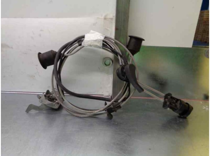 Recambio de cerradura capot para dacia sandero 1.6 cat referencia OEM IAM 5 PUERTAS