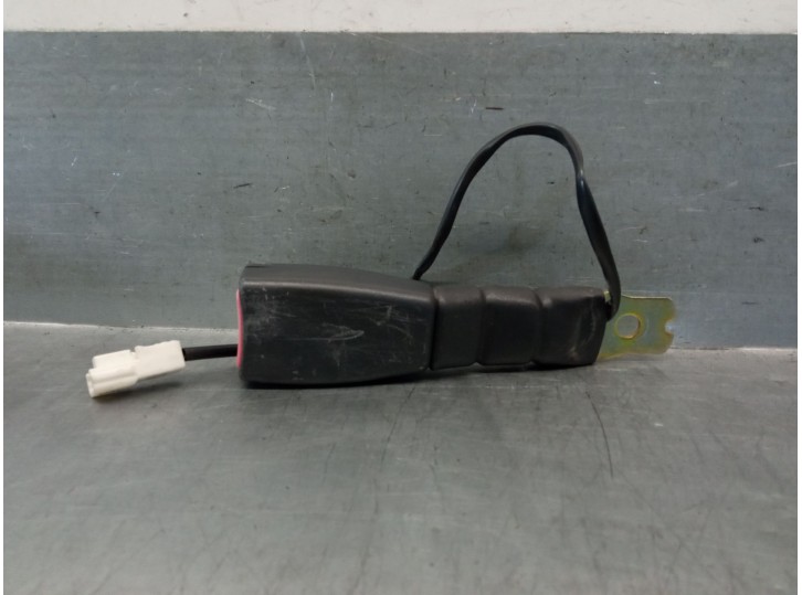 Recambio de enganche cinturon para kia picanto 1.0 cat referencia OEM IAM 8883007000 8883007000 