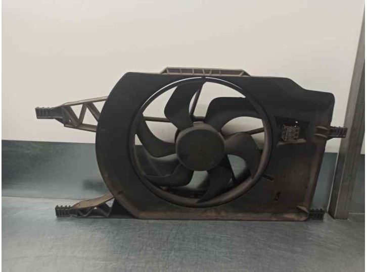 Recambio de electroventilador para renault vel satis (bj0) 2.2 dci turbodiesel fap cat referencia OEM IAM 8200025636  