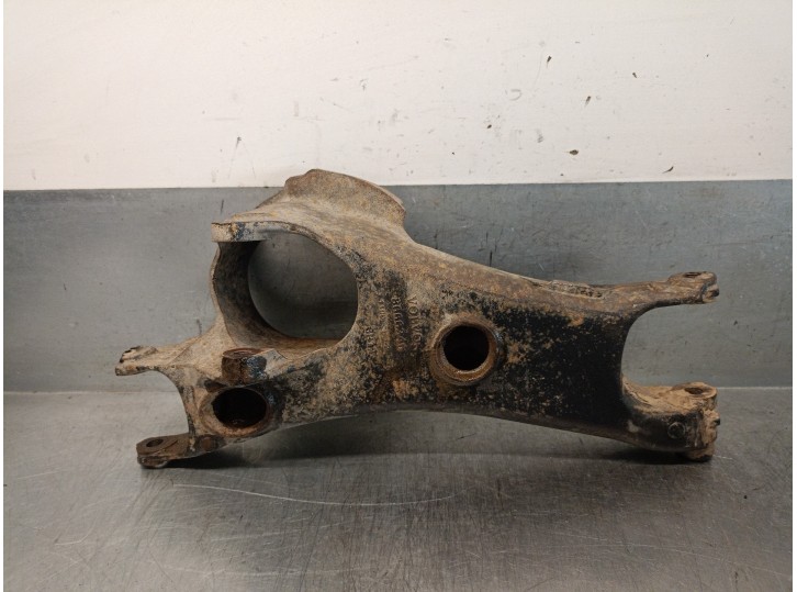 Recambio de brazo suspension inferior trasero derecho para volvo xc90 2.4 diesel cat referencia OEM IAM 8666346  