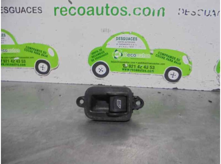 Recambio de mando elevalunas trasero derecho para volvo s40 berlina 2.0 diesel cat referencia OEM IAM 30773217 