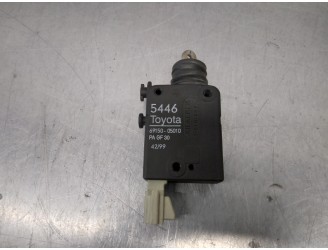 Recambio de motor cierre centralizado porton para toyota avensis berlina (t 22) 2.0 16v cat referencia OEM IAM 6915005010  