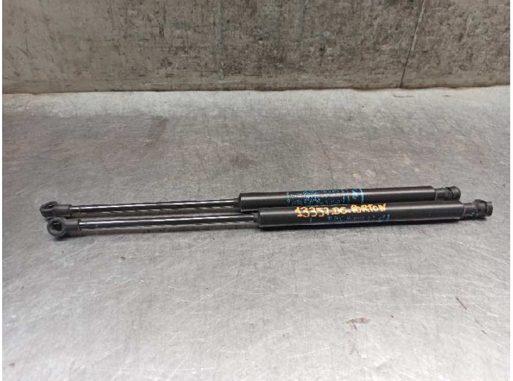 Replacement tailgate / trunk shock absorbers for Alfa Romeo GT (125) 1.9 JTD (M) 16V CAT OEM IAM reference 60681587 