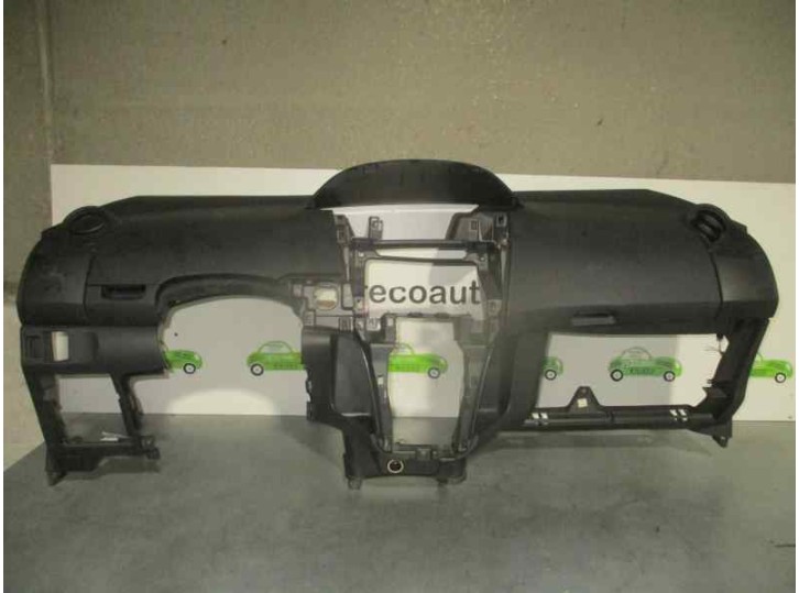 Recambio de salpicadero para toyota yaris (_p9_) 1.4 d-4d (nlp90_) referencia OEM IAM  NEGRO 