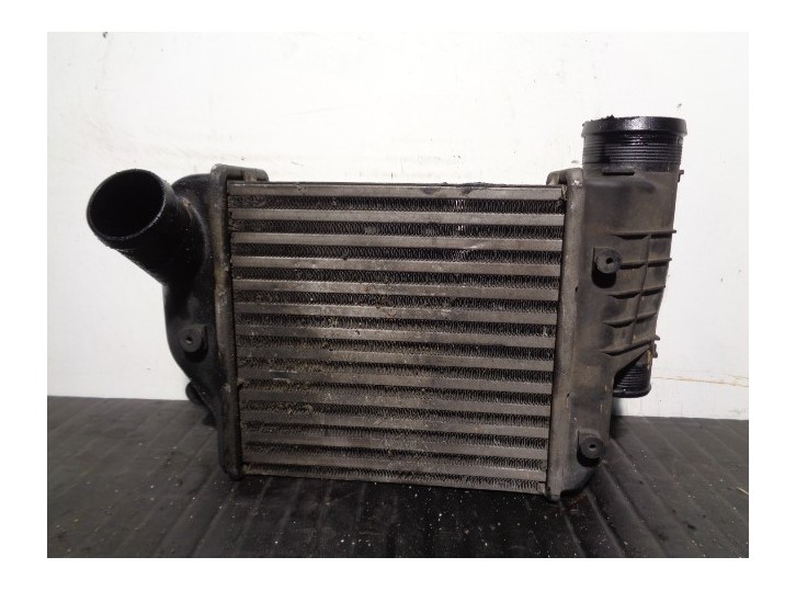 Recambio de intercooler para audi a6 avant (4f5) 2.7 tdi referencia OEM IAM 4F0145805E JDEUS