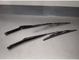 Recambio de brazo limpia delantero izquierdo para toyota avensis berlina (t 22) 2.0 16v cat referencia OEM IAM 8521105051  